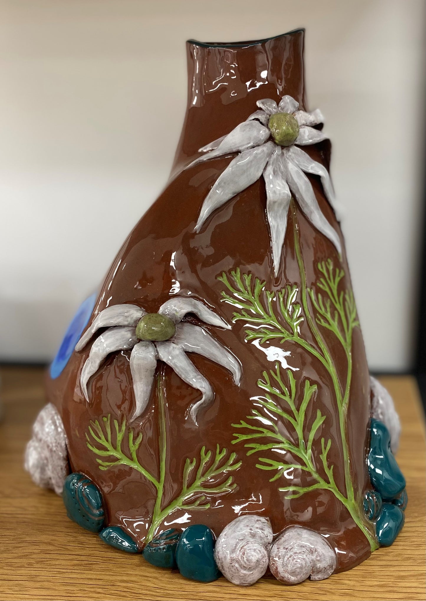 Dune - Ceramic Vase with Flowers & Shells